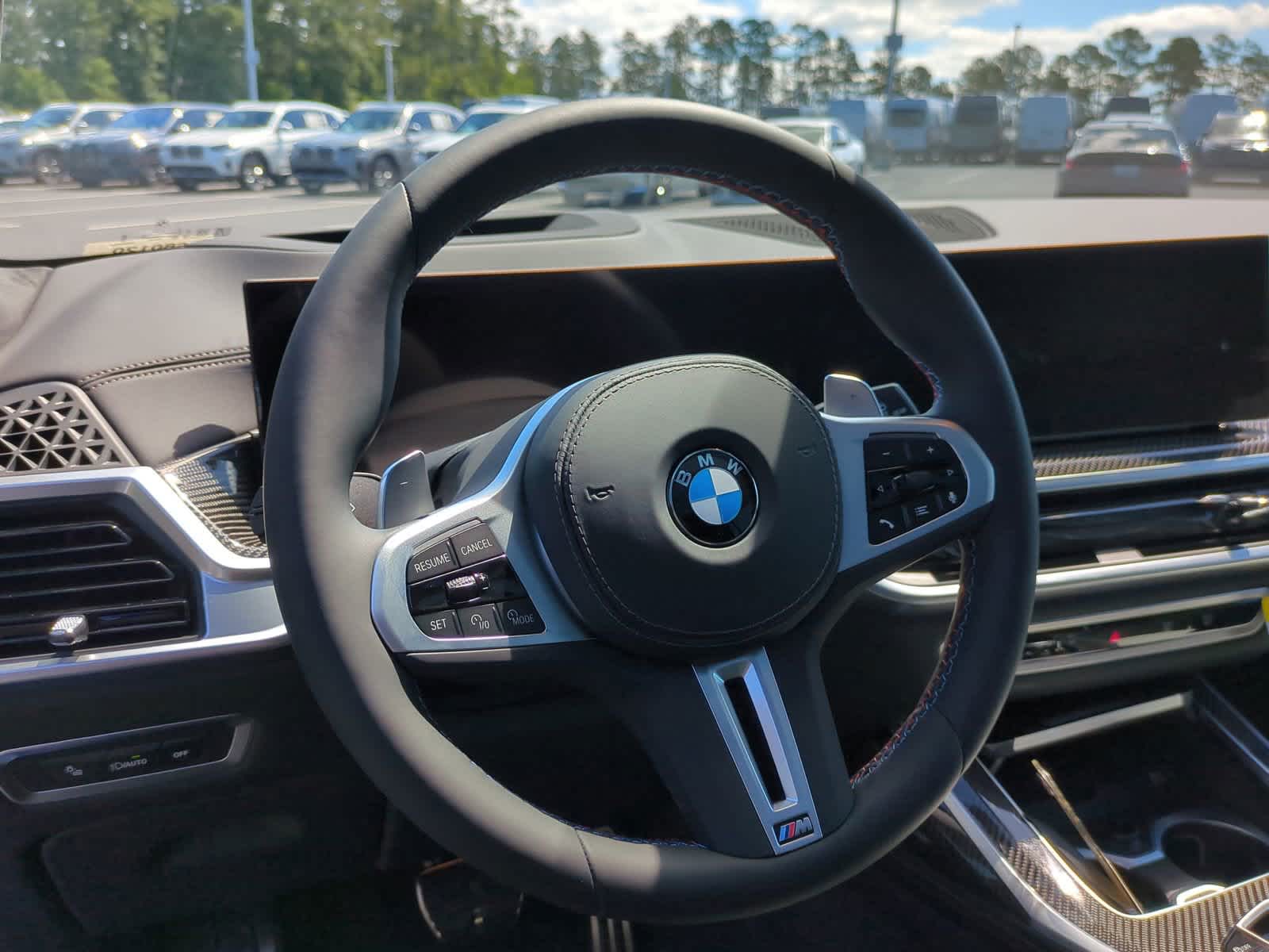 2025 BMW X7 M60i 18