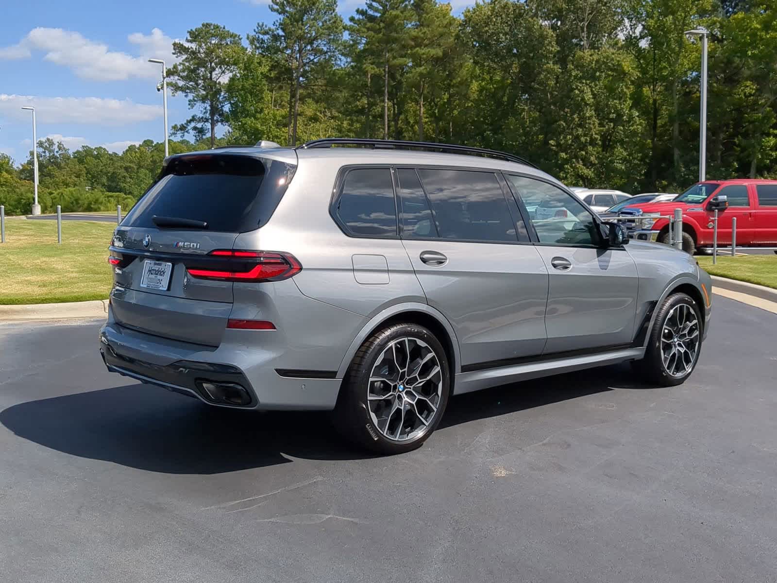 2025 BMW X7 M60i 10