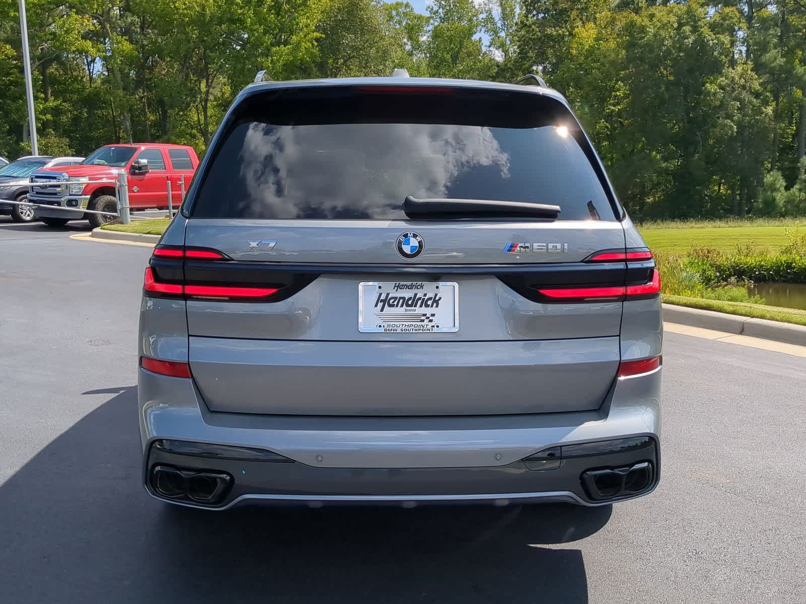 2025 BMW X7 M60i 9