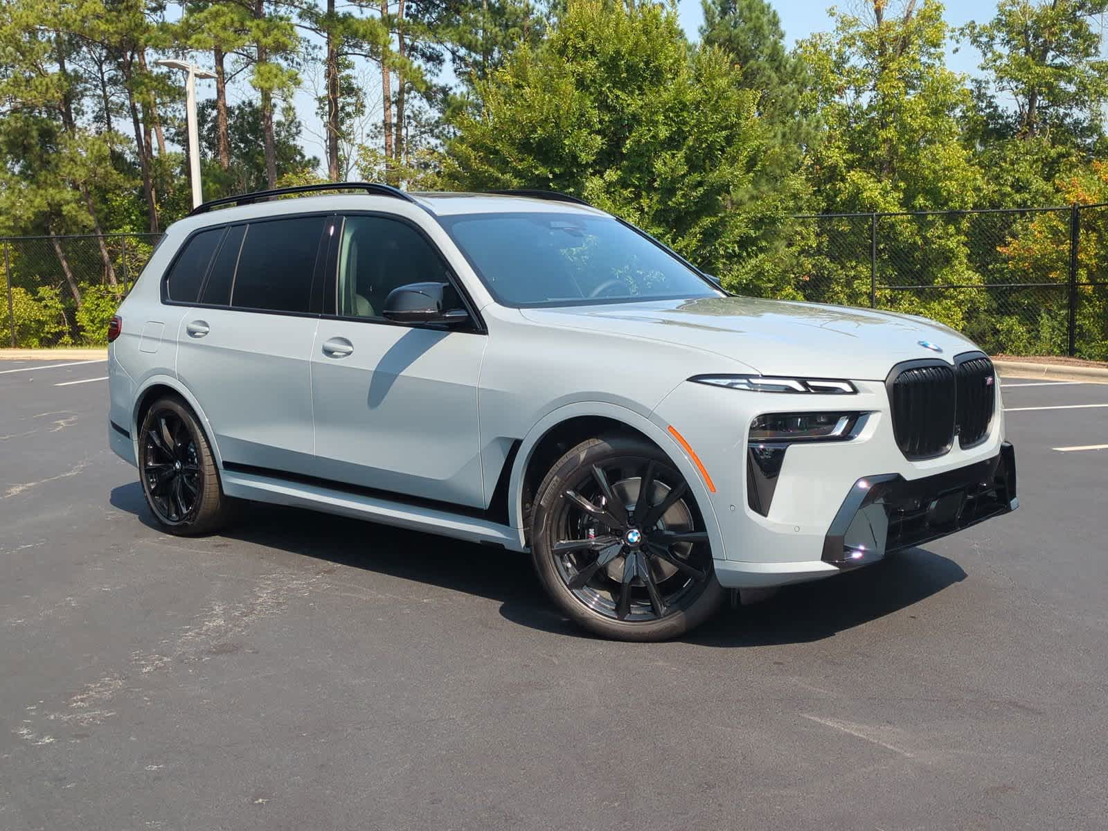 2025 BMW X7 M60i 2