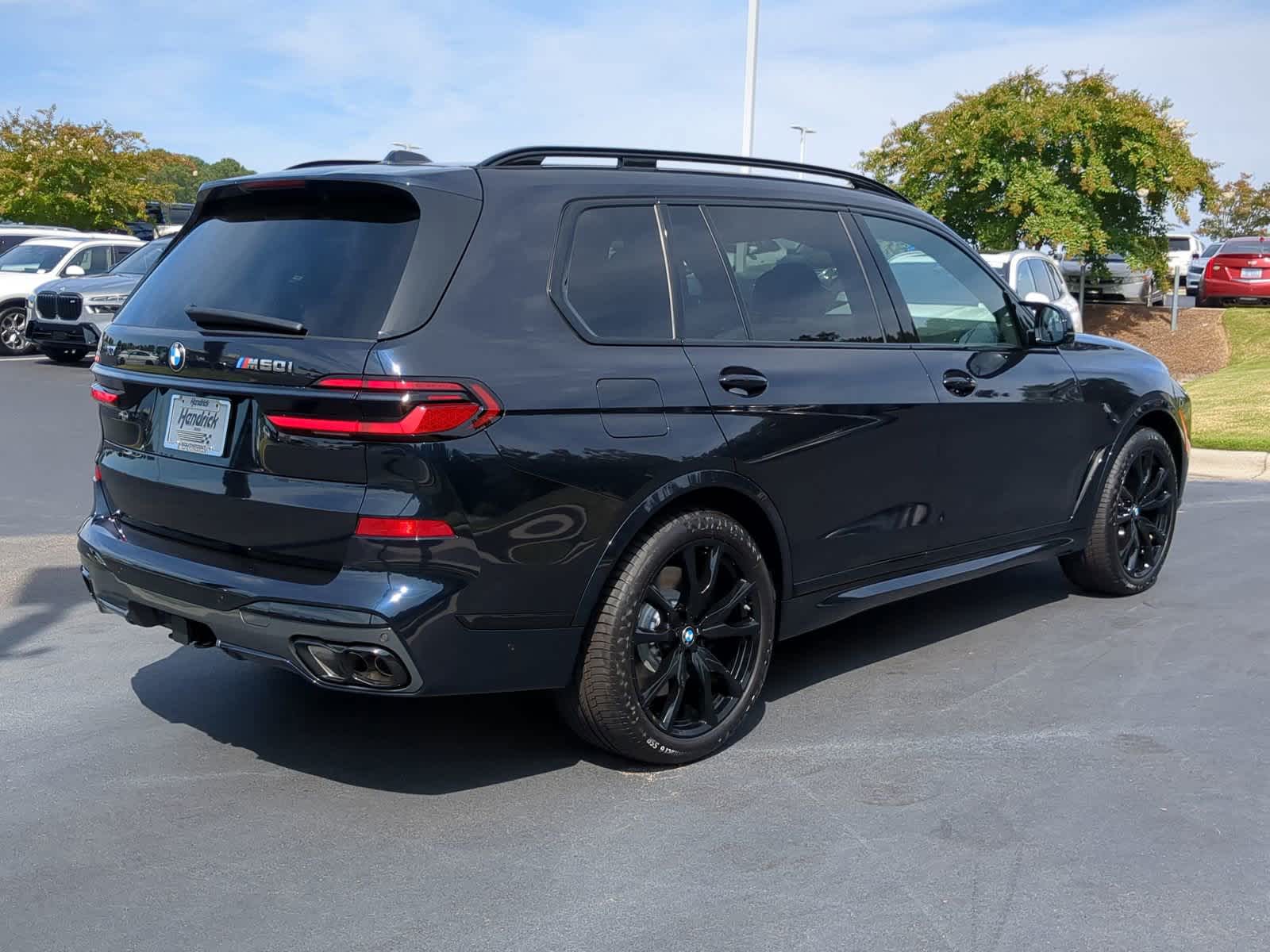 2025 BMW X7 M60i 10