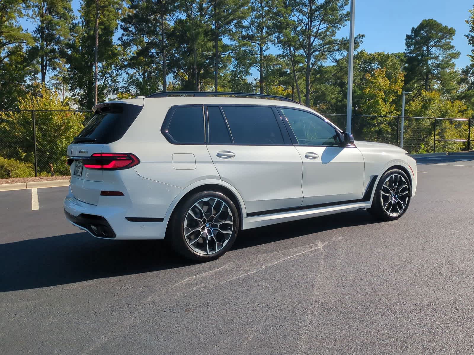 2025 BMW X7 M60i 10