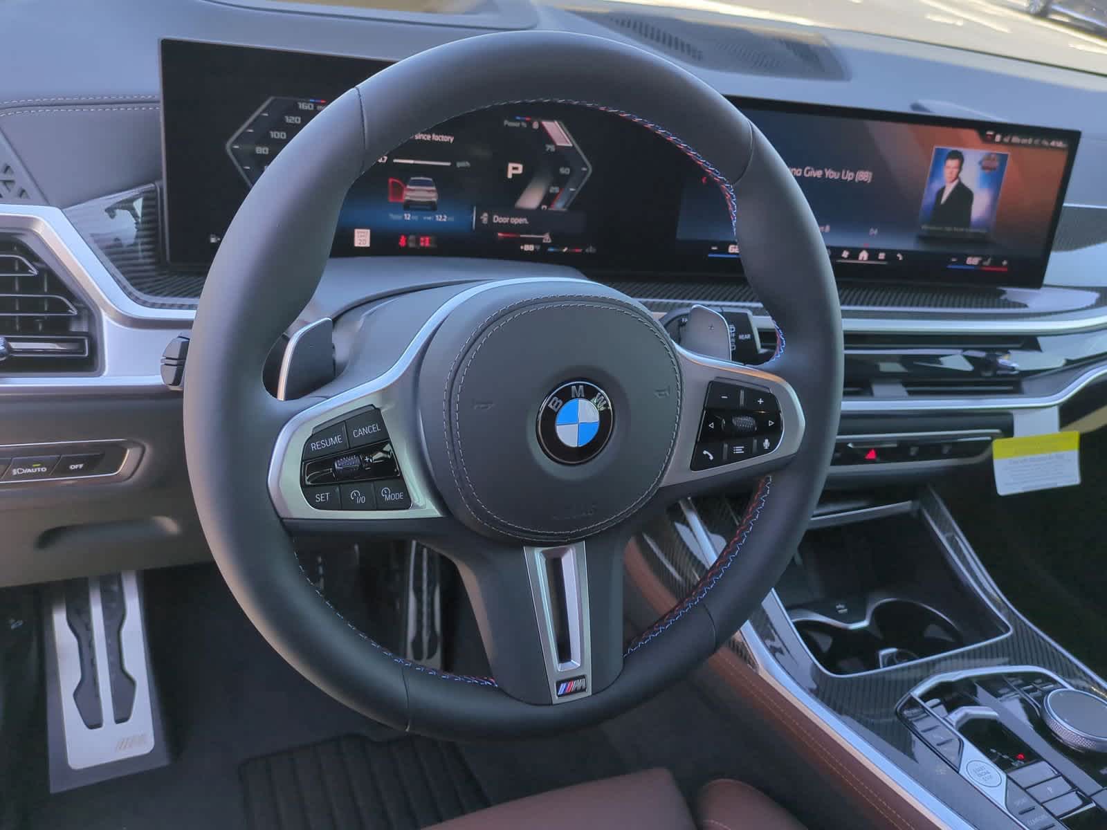 2025 BMW X7 M60i 18