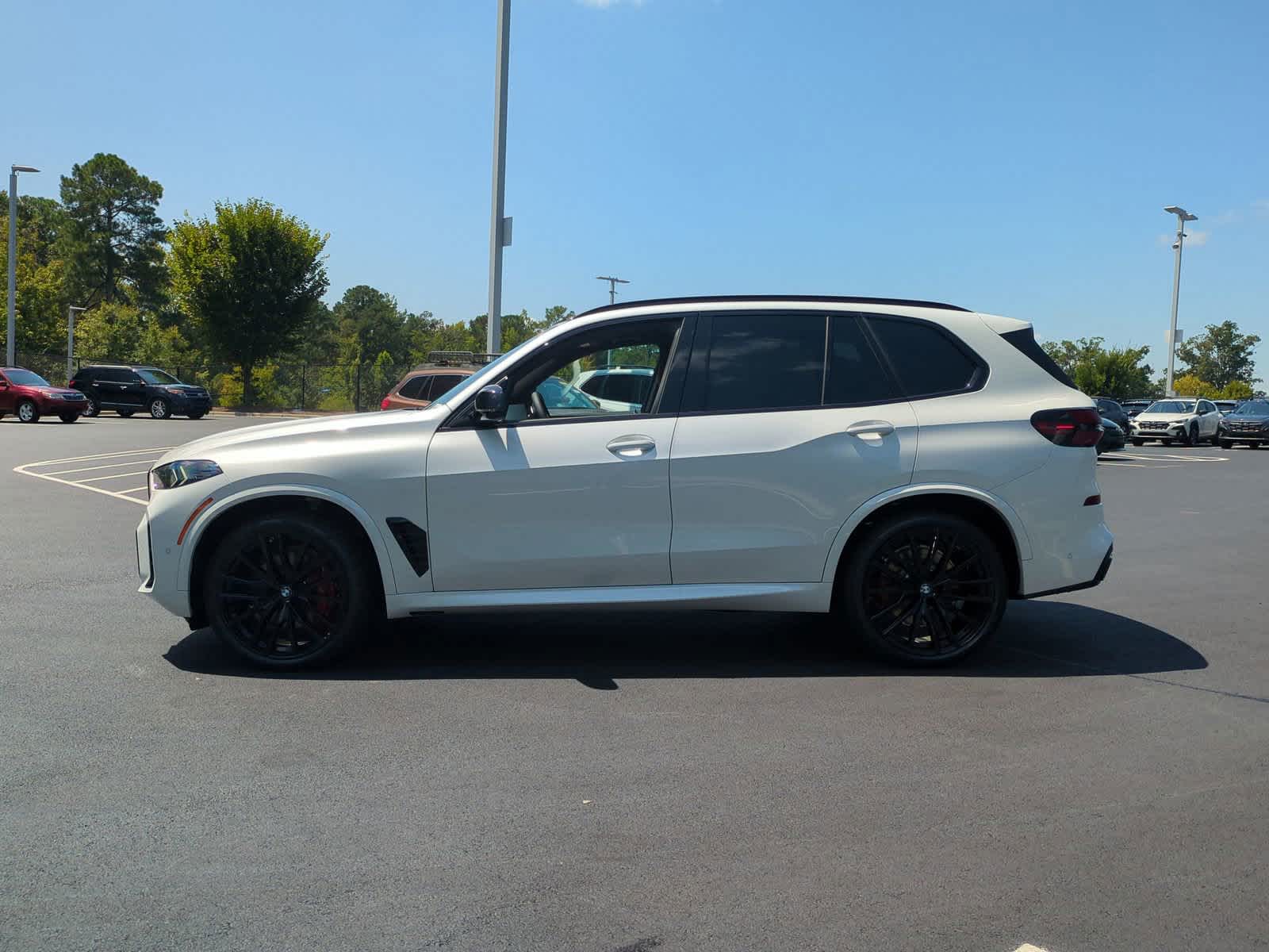 2025 BMW X5 M60i 7