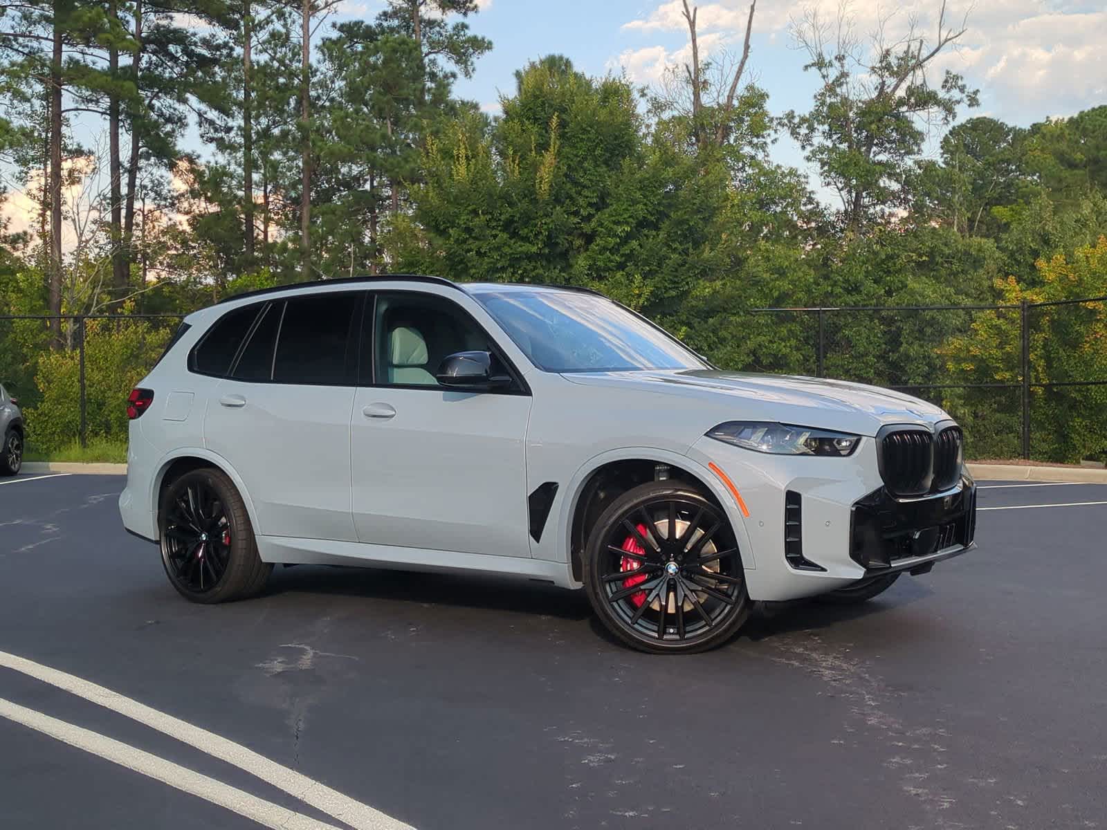 2025 BMW X5 M60i 2