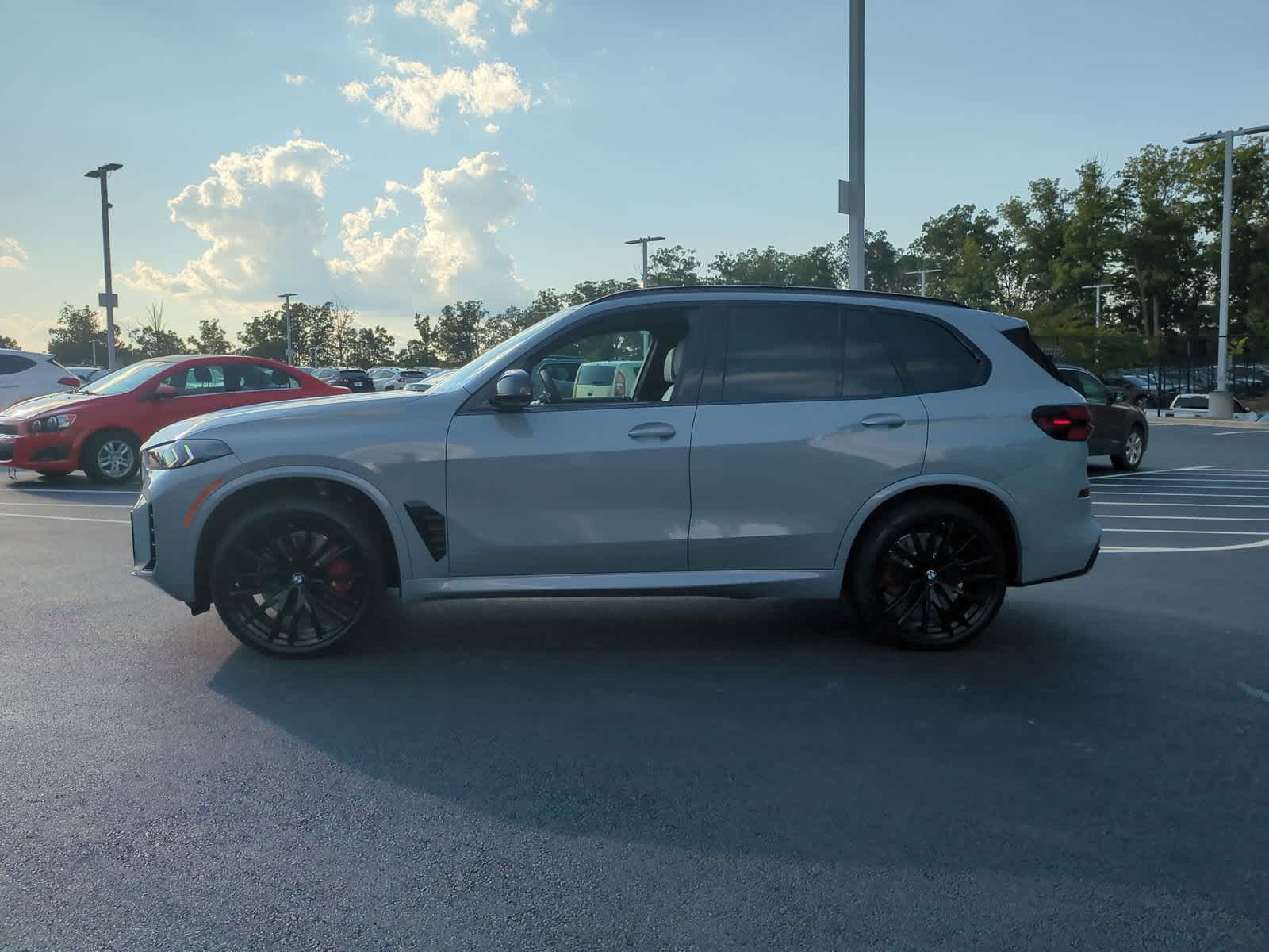 2025 BMW X5 M60i 7