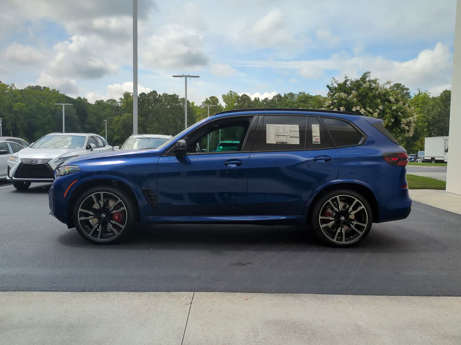 2025 BMW X5 M60i 7