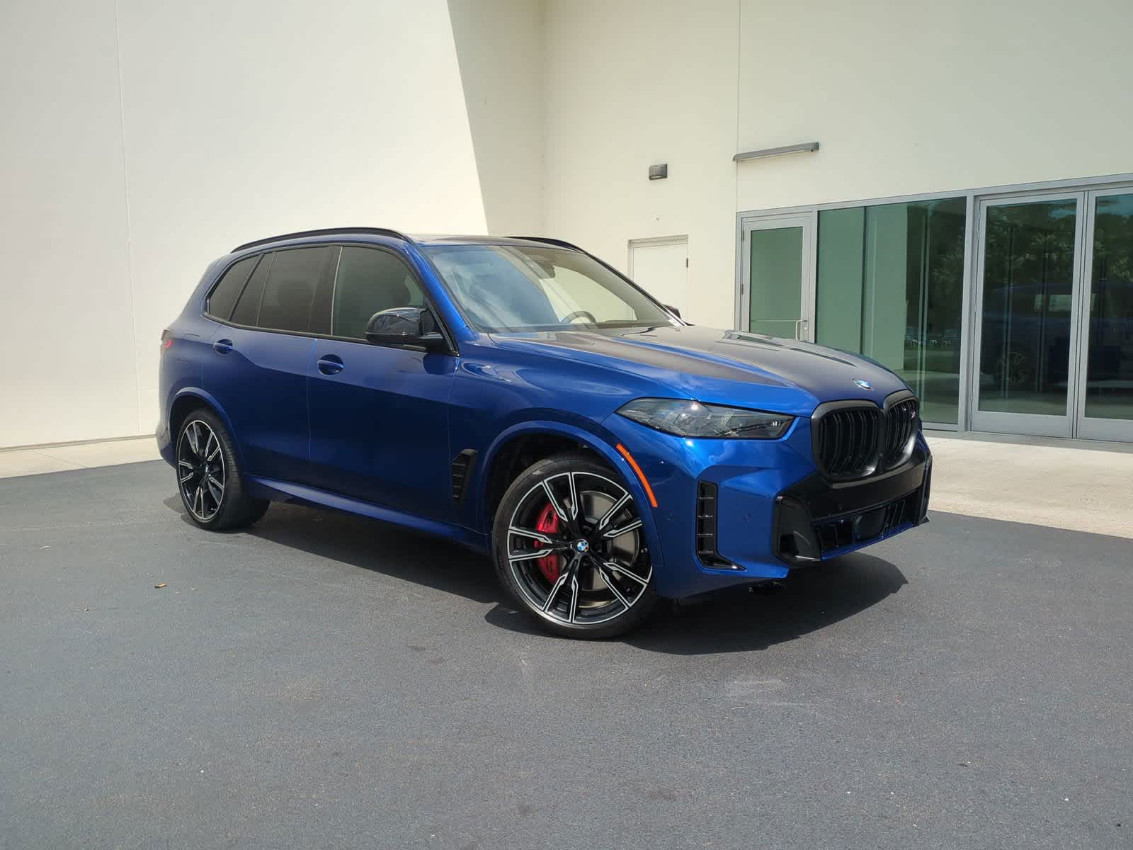 2025 BMW X5 M60i 2