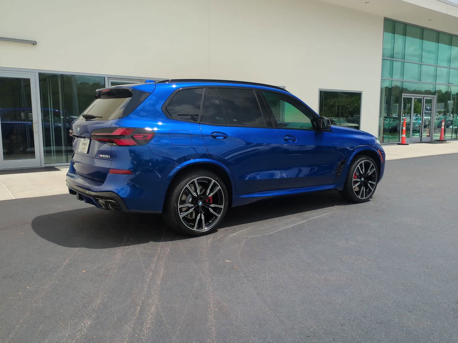 2025 BMW X5 M60i 10