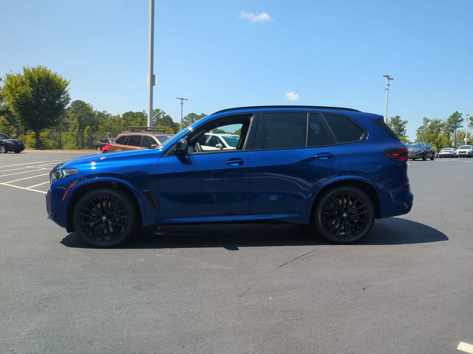 2025 BMW X5 M60i 7