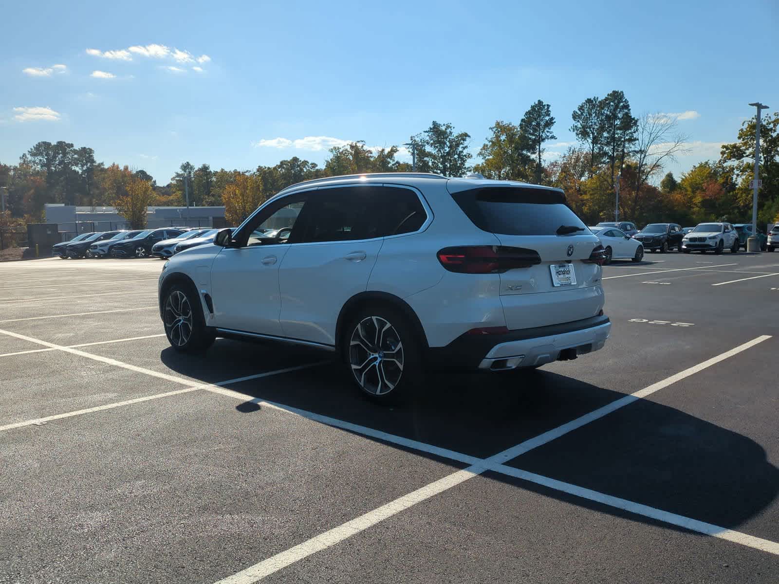 2025 BMW X5 xDrive50e 8