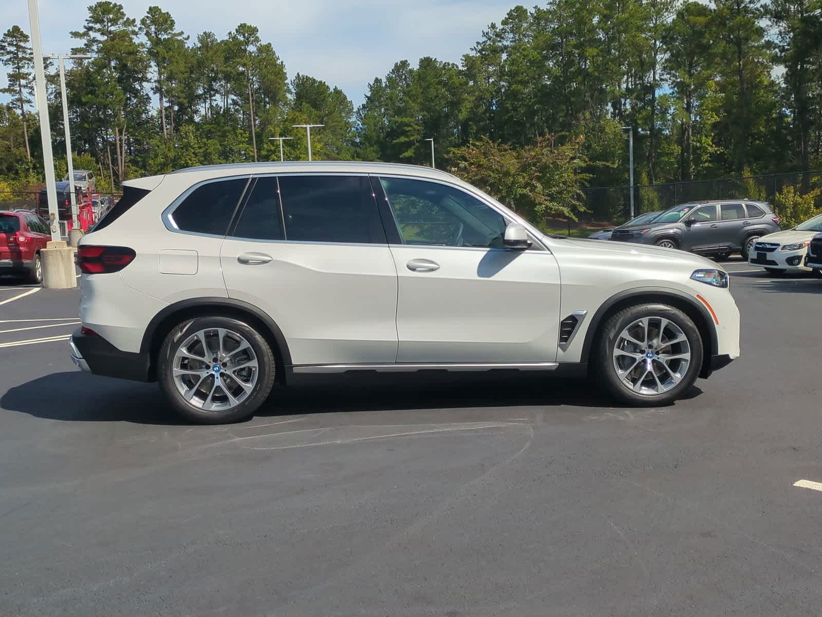 2025 BMW X5 xDrive50e 11