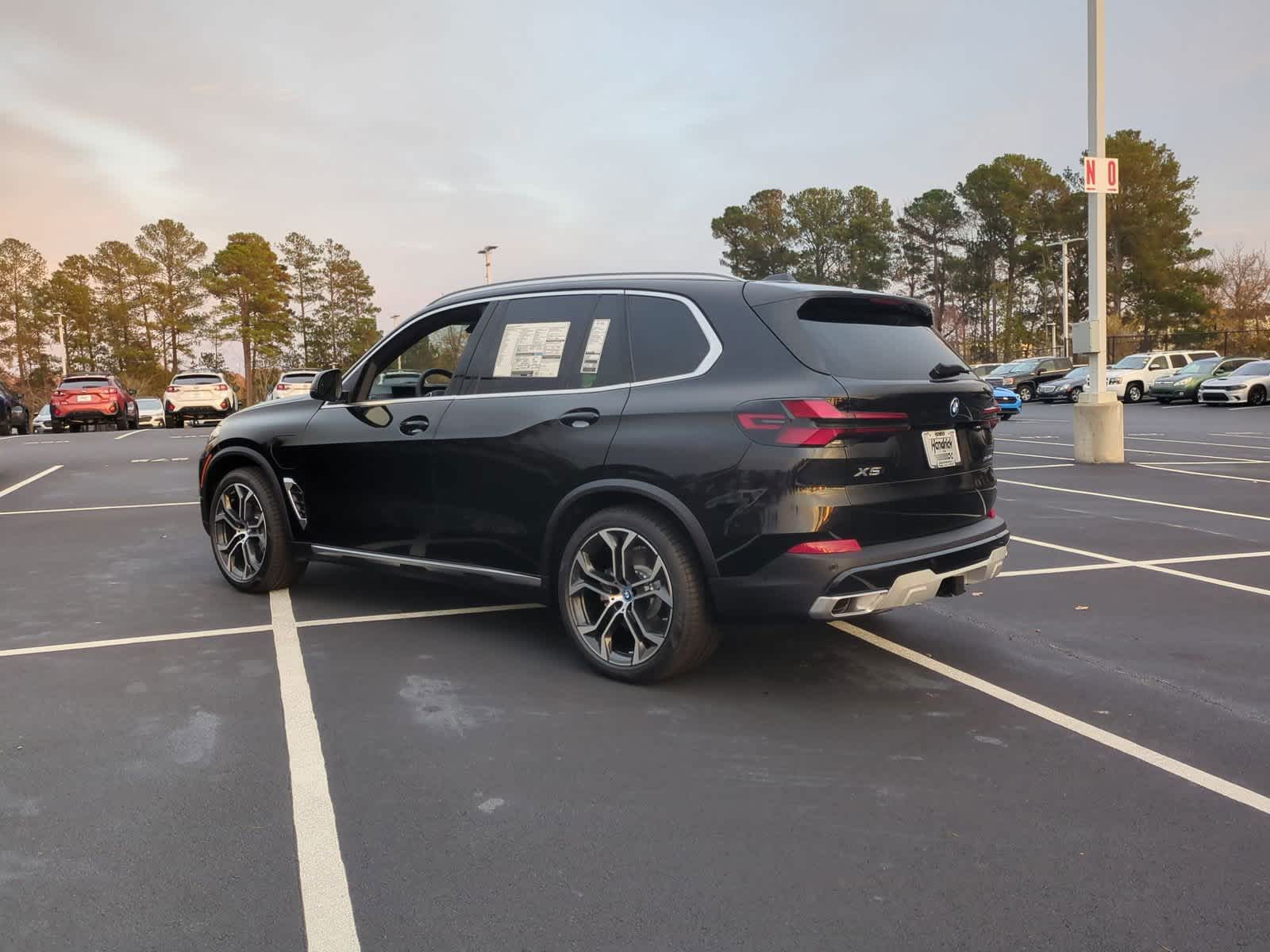 2025 BMW X5 xDrive50e 8