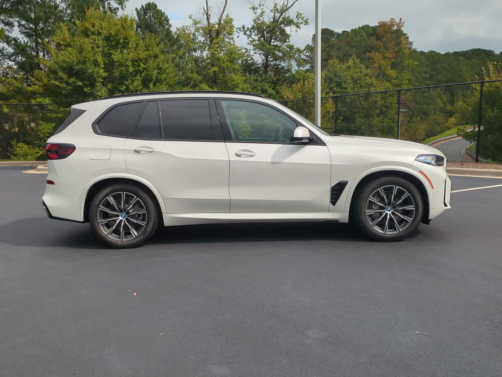 2025 BMW X5 xDrive50e 11