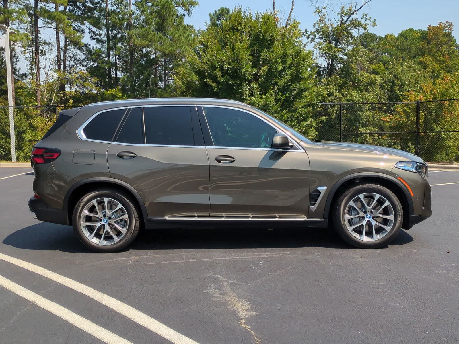 2025 BMW X5 xDrive50e 11