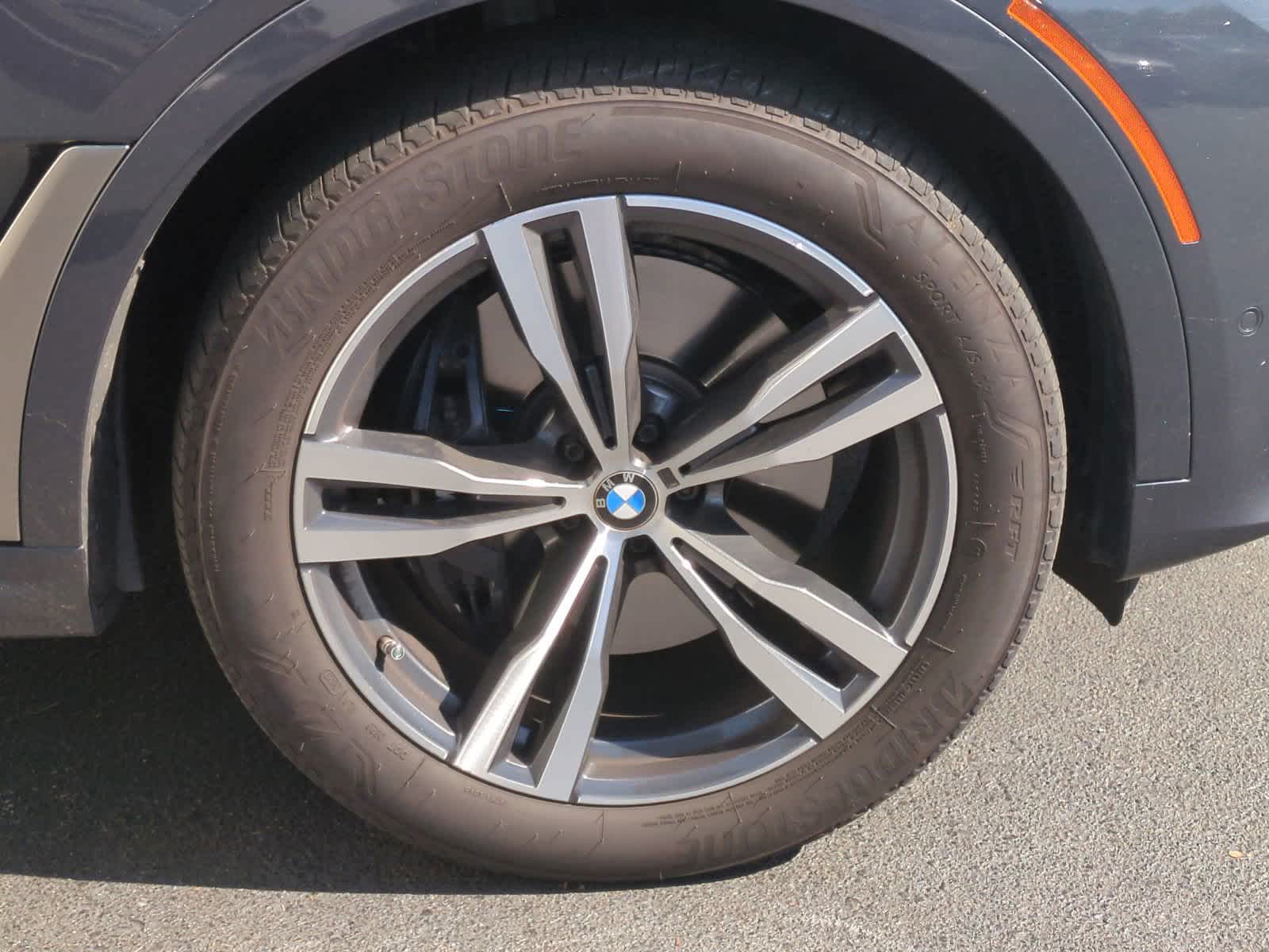 2021 BMW X7 M50i 13