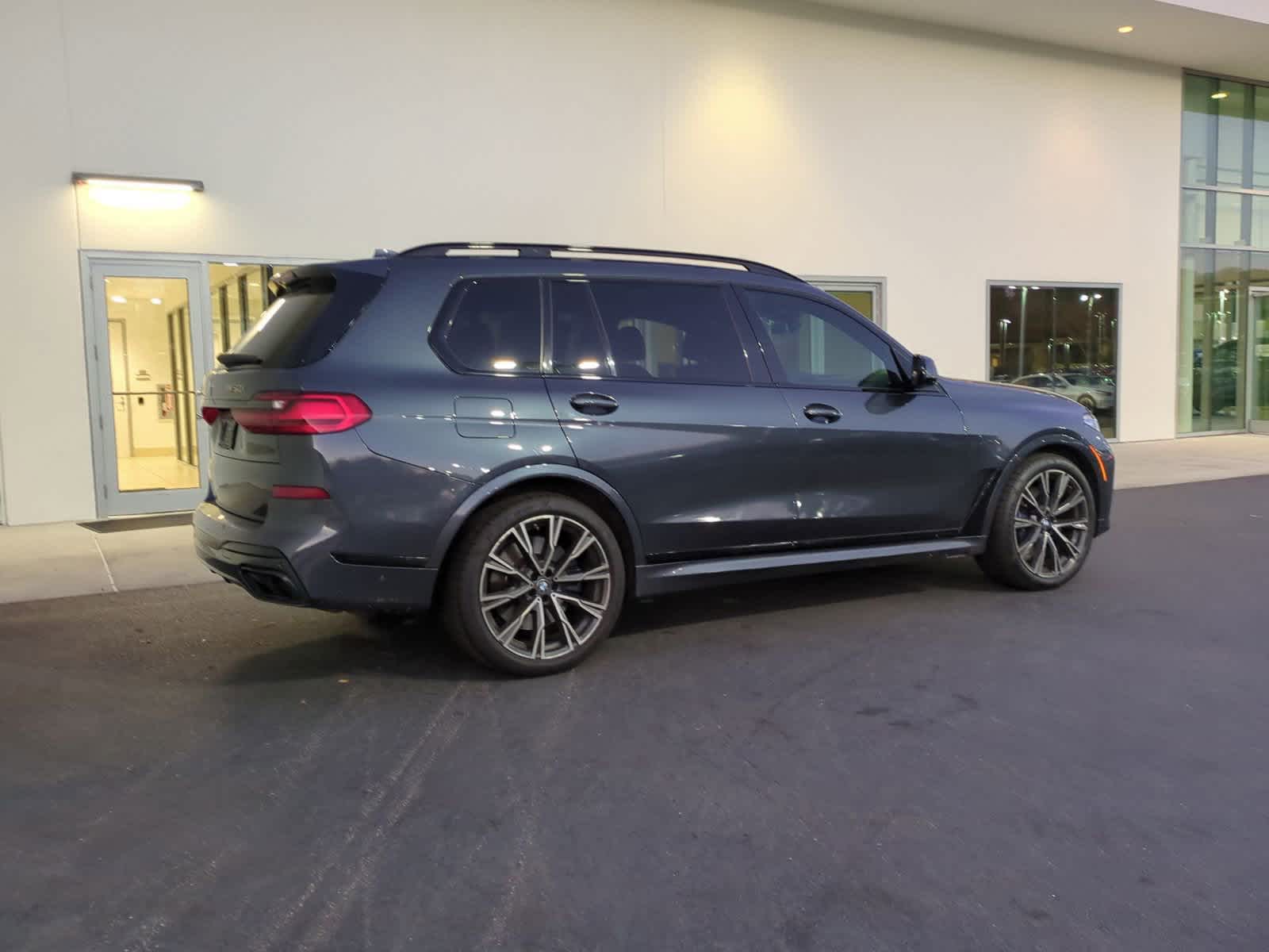 2022 BMW X7 M50i 9