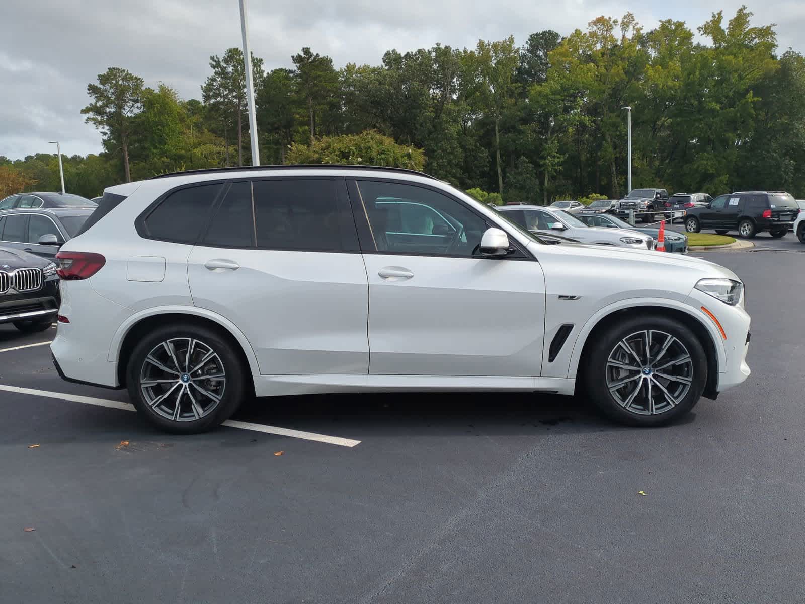 2022 BMW X5 xDrive45e 11