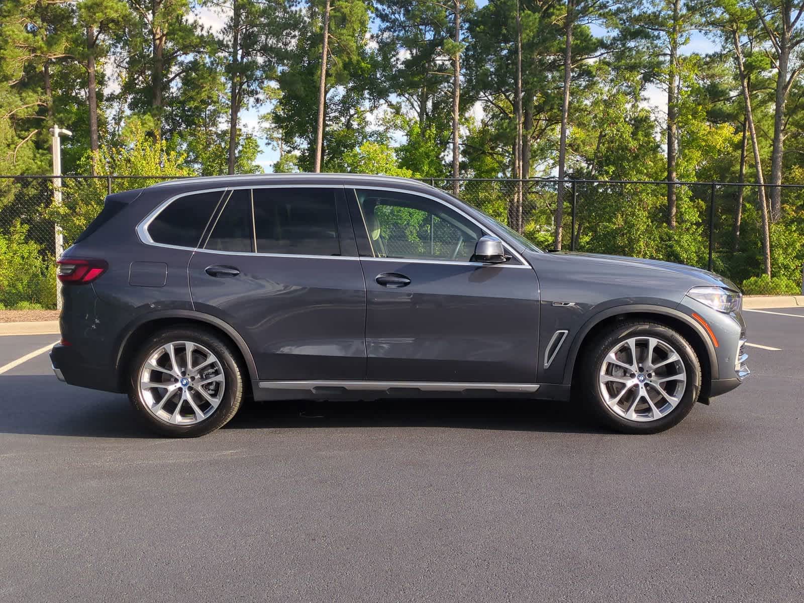 2022 BMW X5 xDrive45e 11