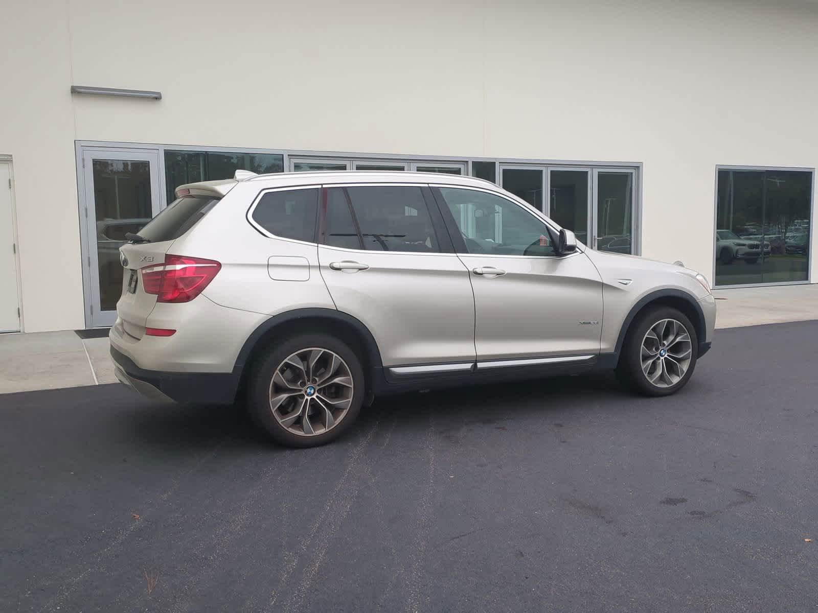 2016 BMW X3 xDrive28i 10