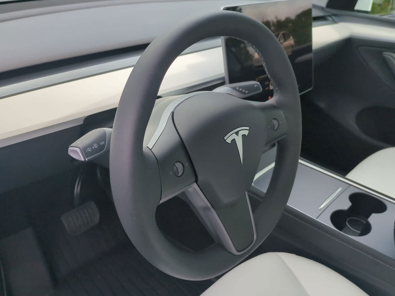 2024 Tesla Model Y Long Range 18