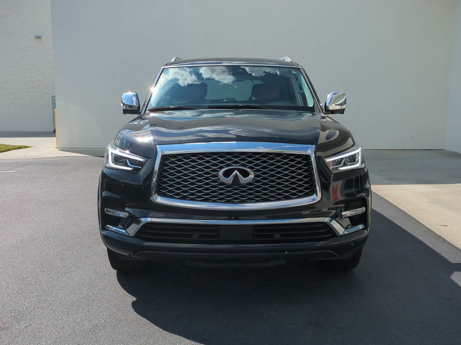 2019 INFINITI QX80 LUXE 3