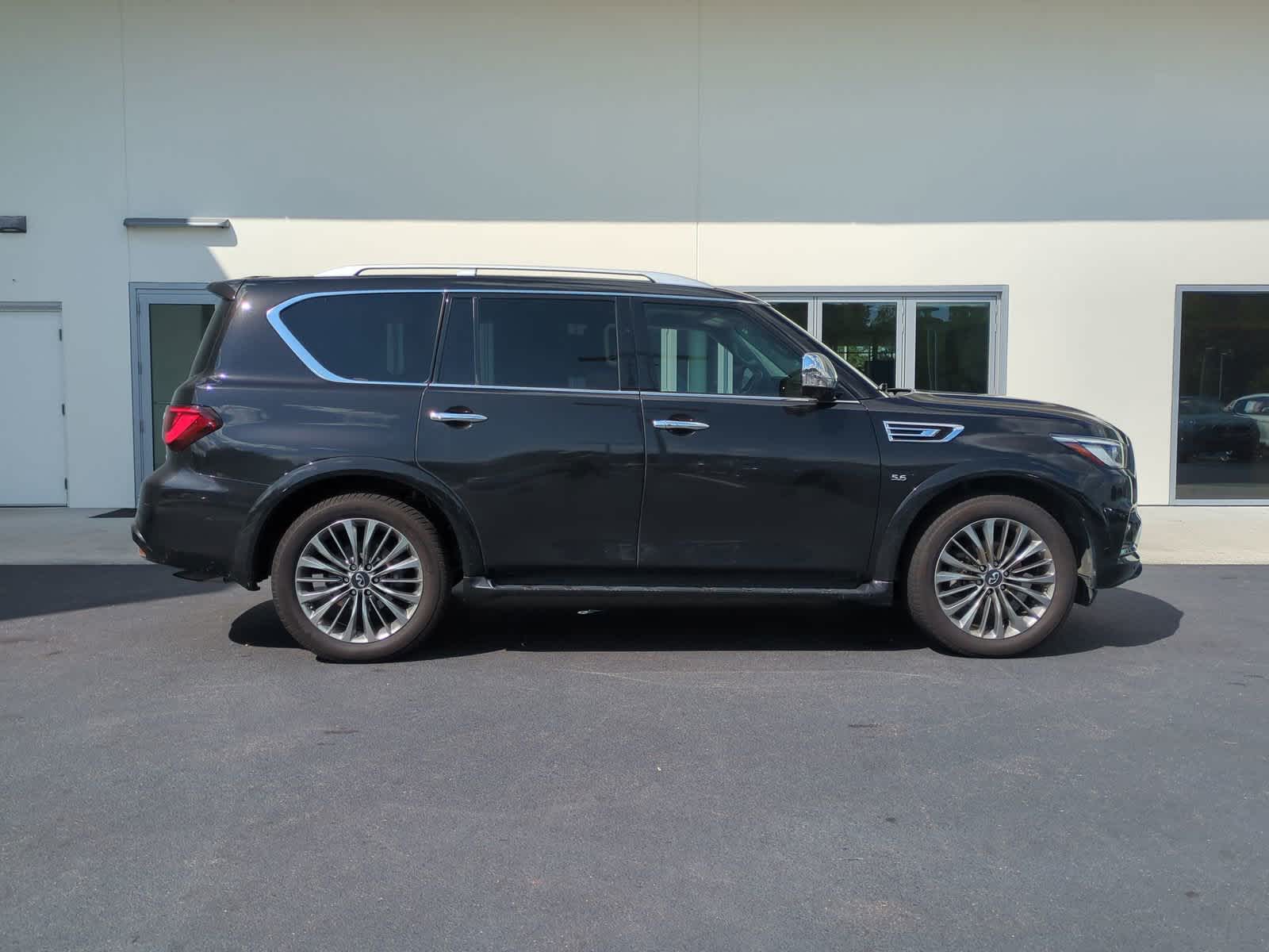 2019 INFINITI QX80 LUXE 10