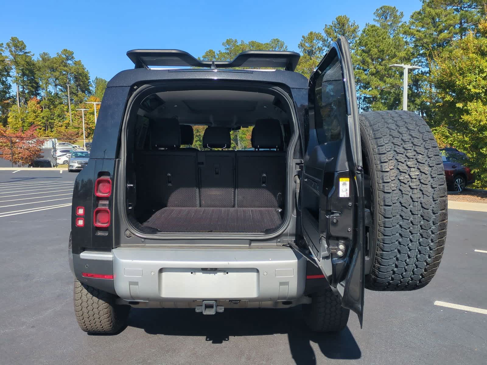 2022 Land Rover Defender SE 34