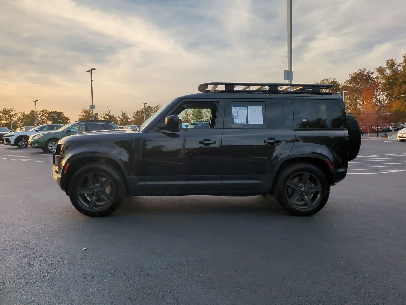 2022 Land Rover Defender SE 7