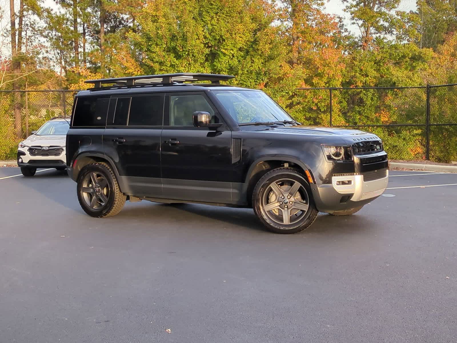 2022 Land Rover Defender SE 2