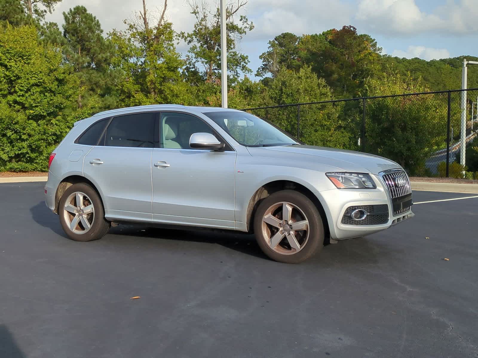 2011 Audi Q5 3.2L Premium Plus 2