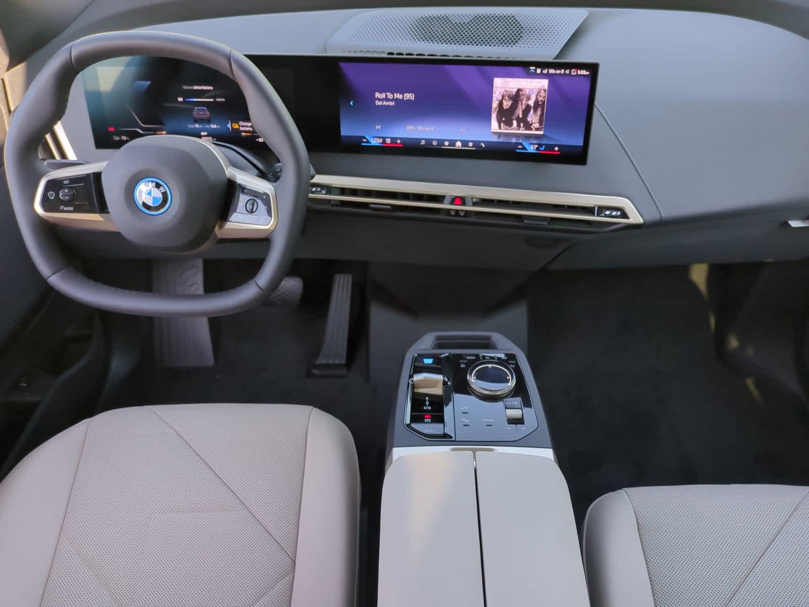 2025 BMW iX xDrive50 29