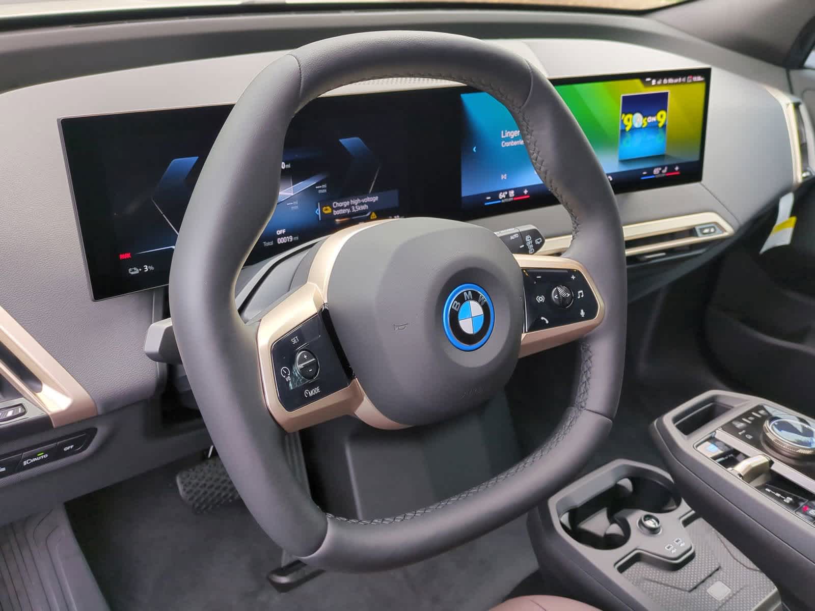 2025 BMW iX xDrive50 18