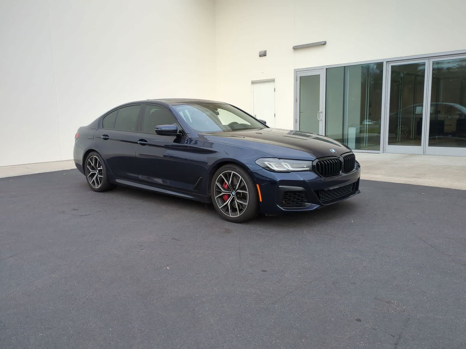 2022 BMW 5 Series M550i xDrive 2