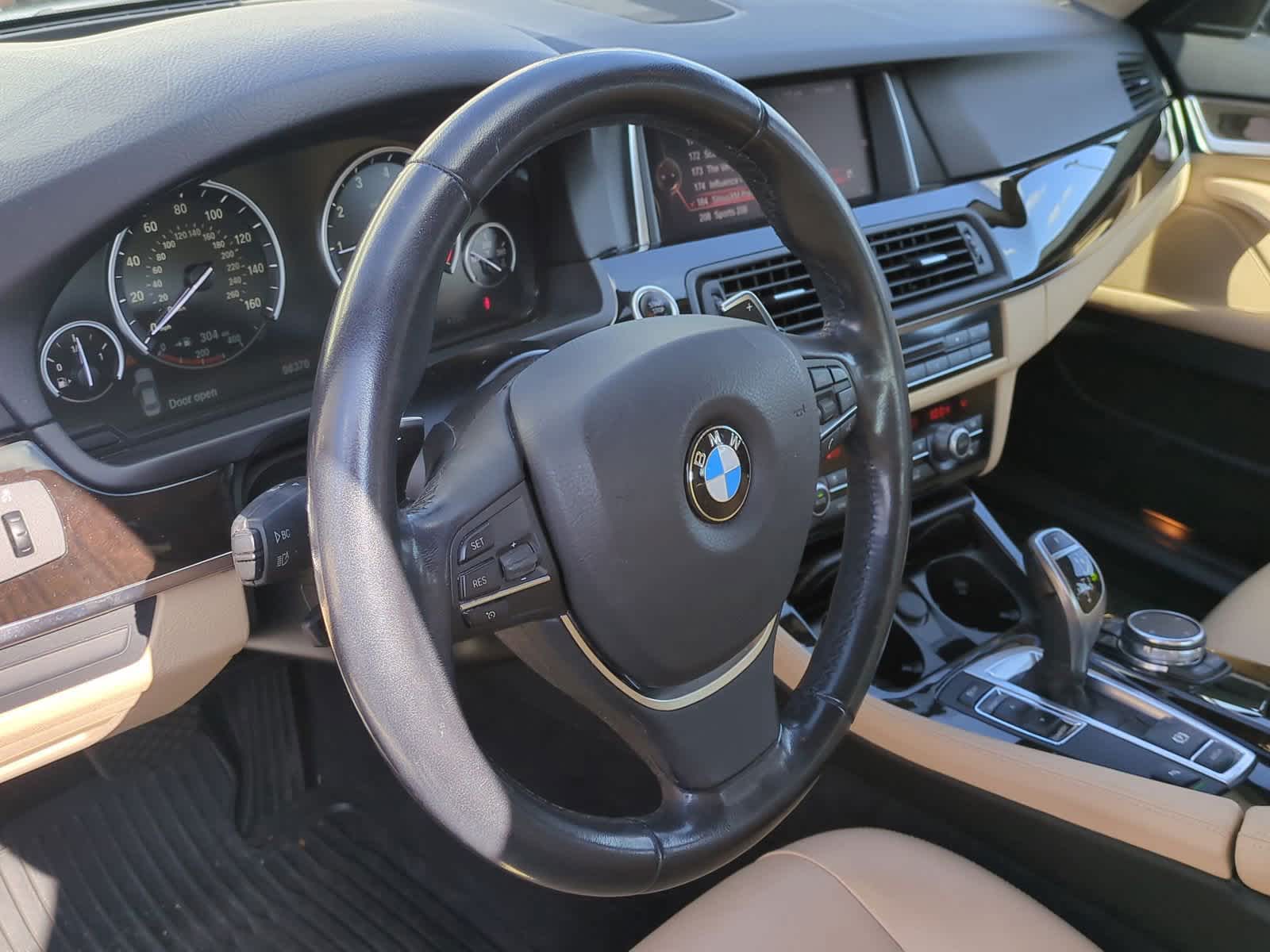 2016 BMW 5 Series 528i 18