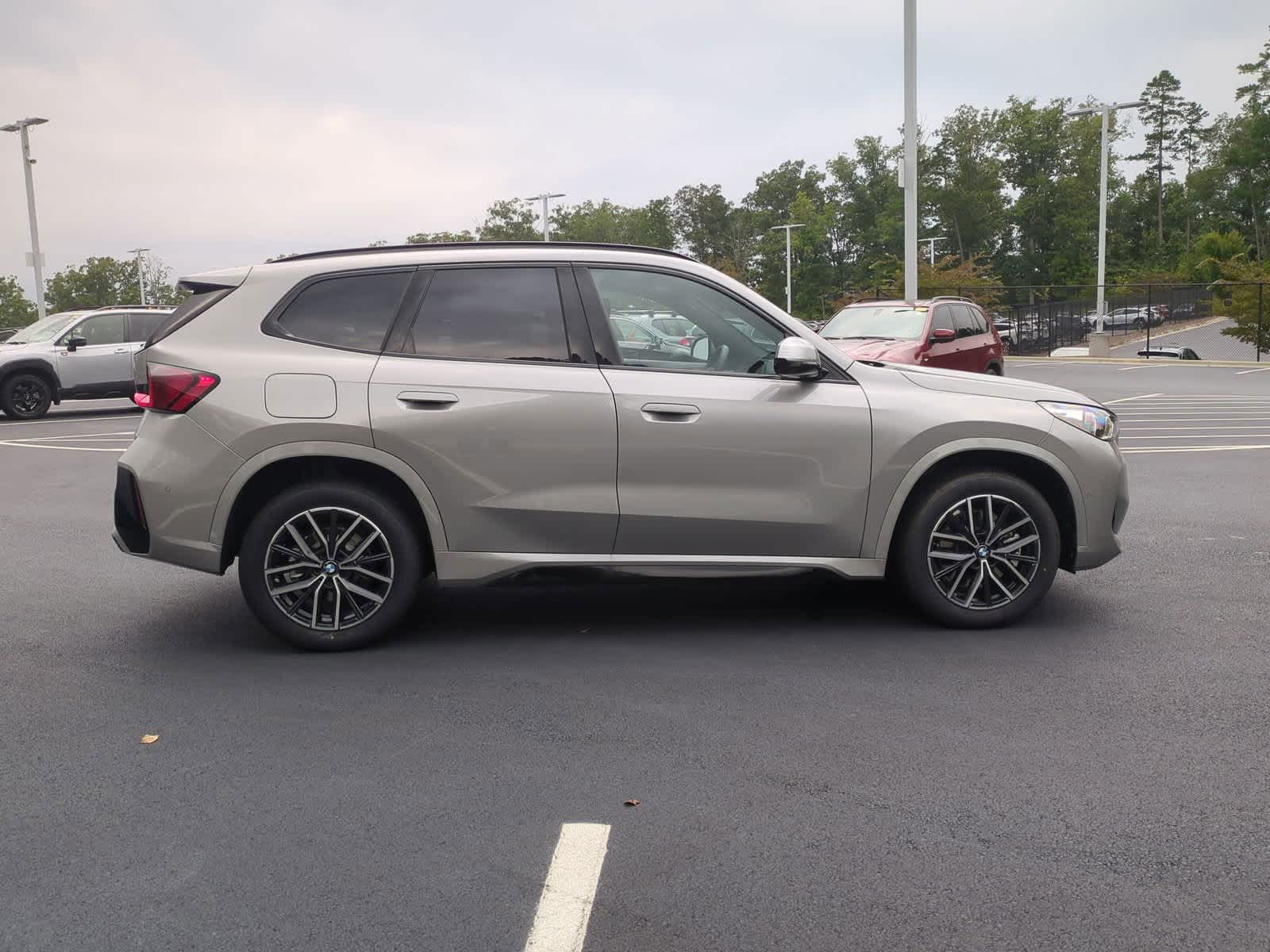 2025 BMW X1 xDrive28i 11