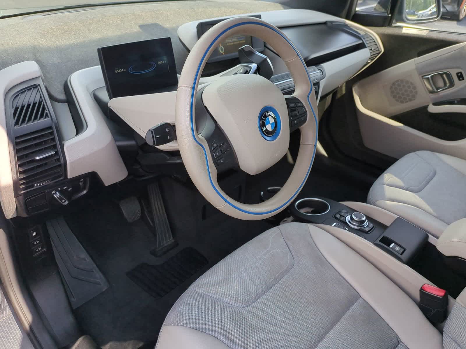 2015 BMW i3  29