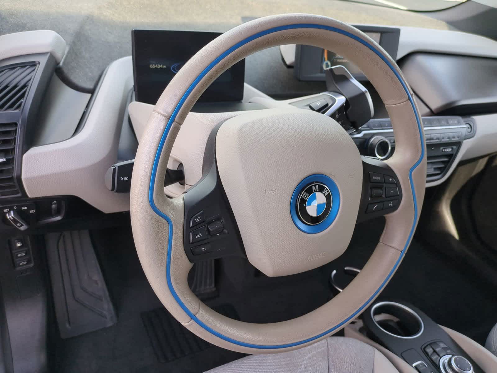 2015 BMW i3  18