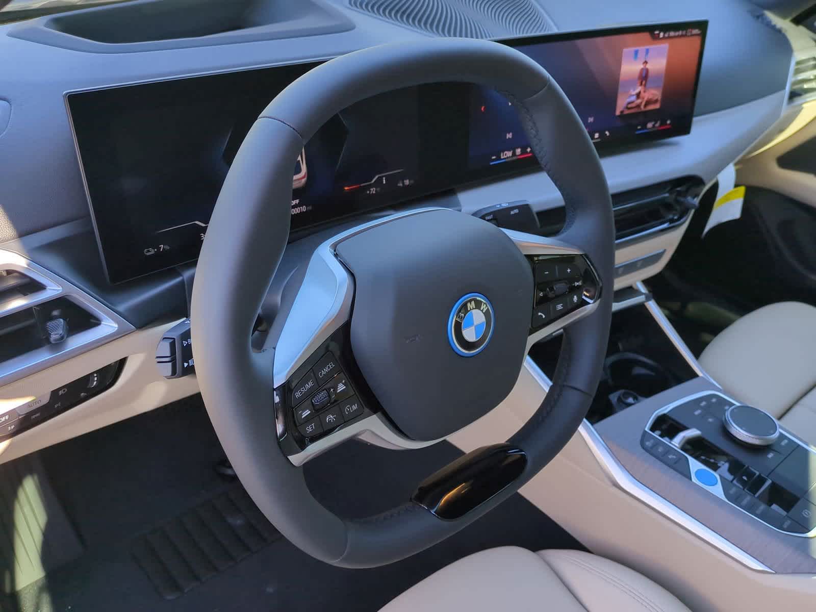 2025 BMW i4 eDrive40 18