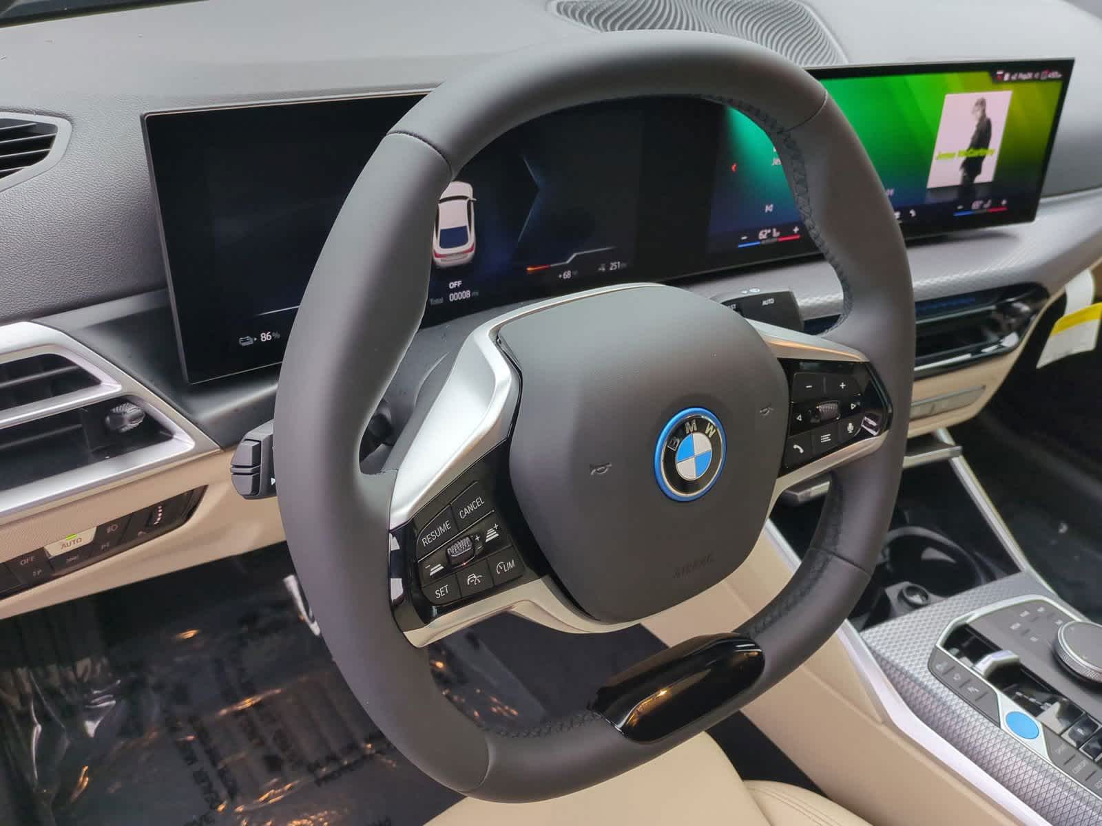 2025 BMW i4 eDrive40 18