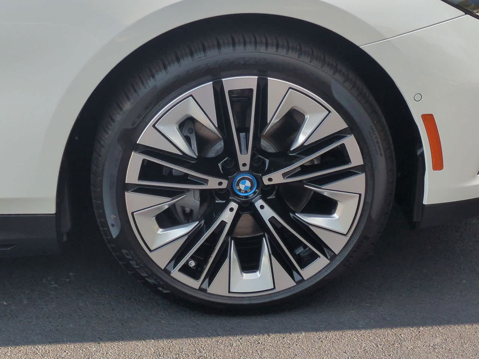 2024 BMW i5 eDrive40 13