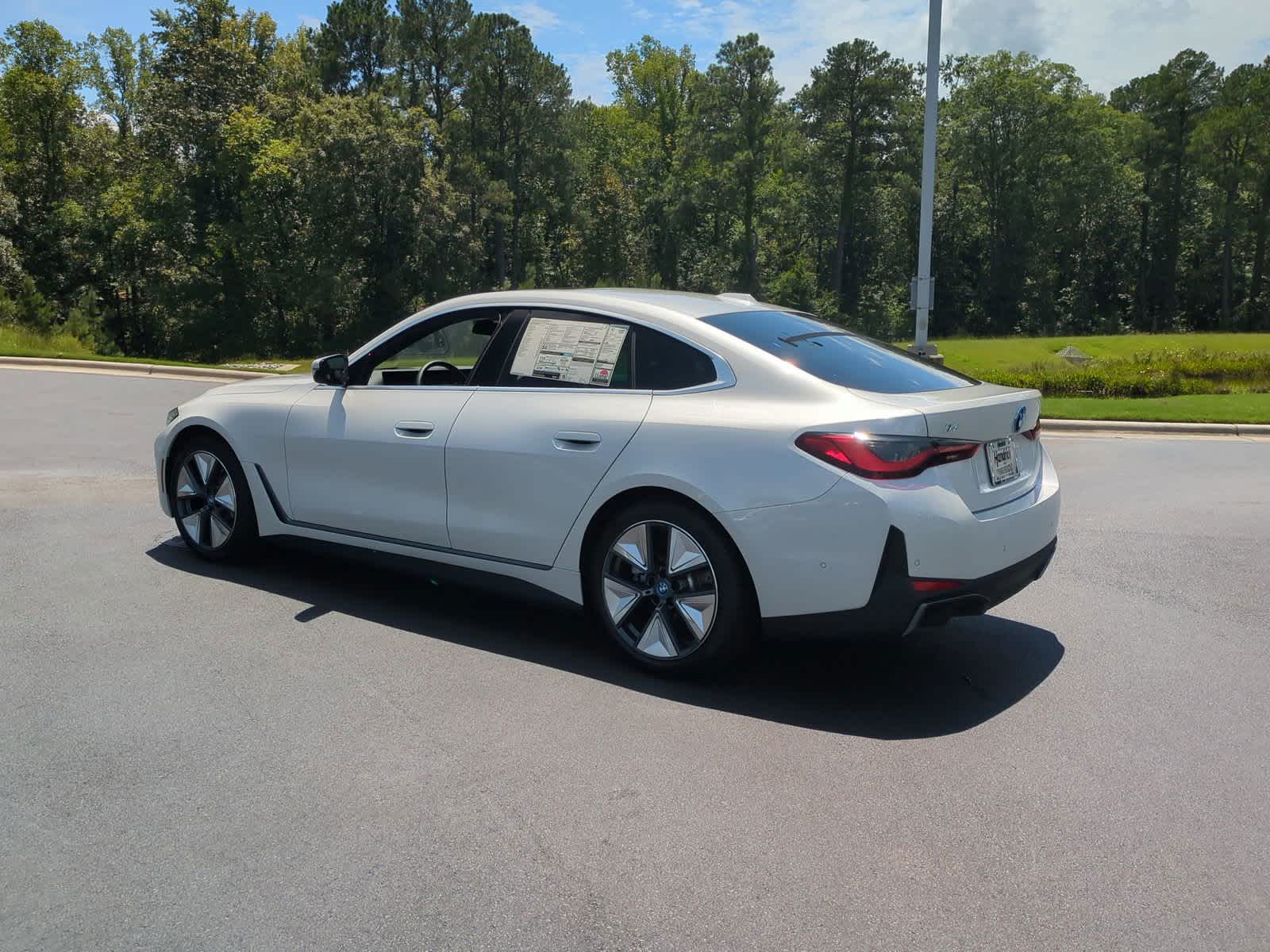 2024 BMW i4 eDrive35 8