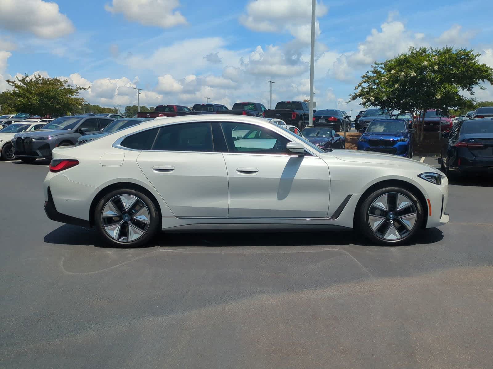 2024 BMW i4 eDrive35 11