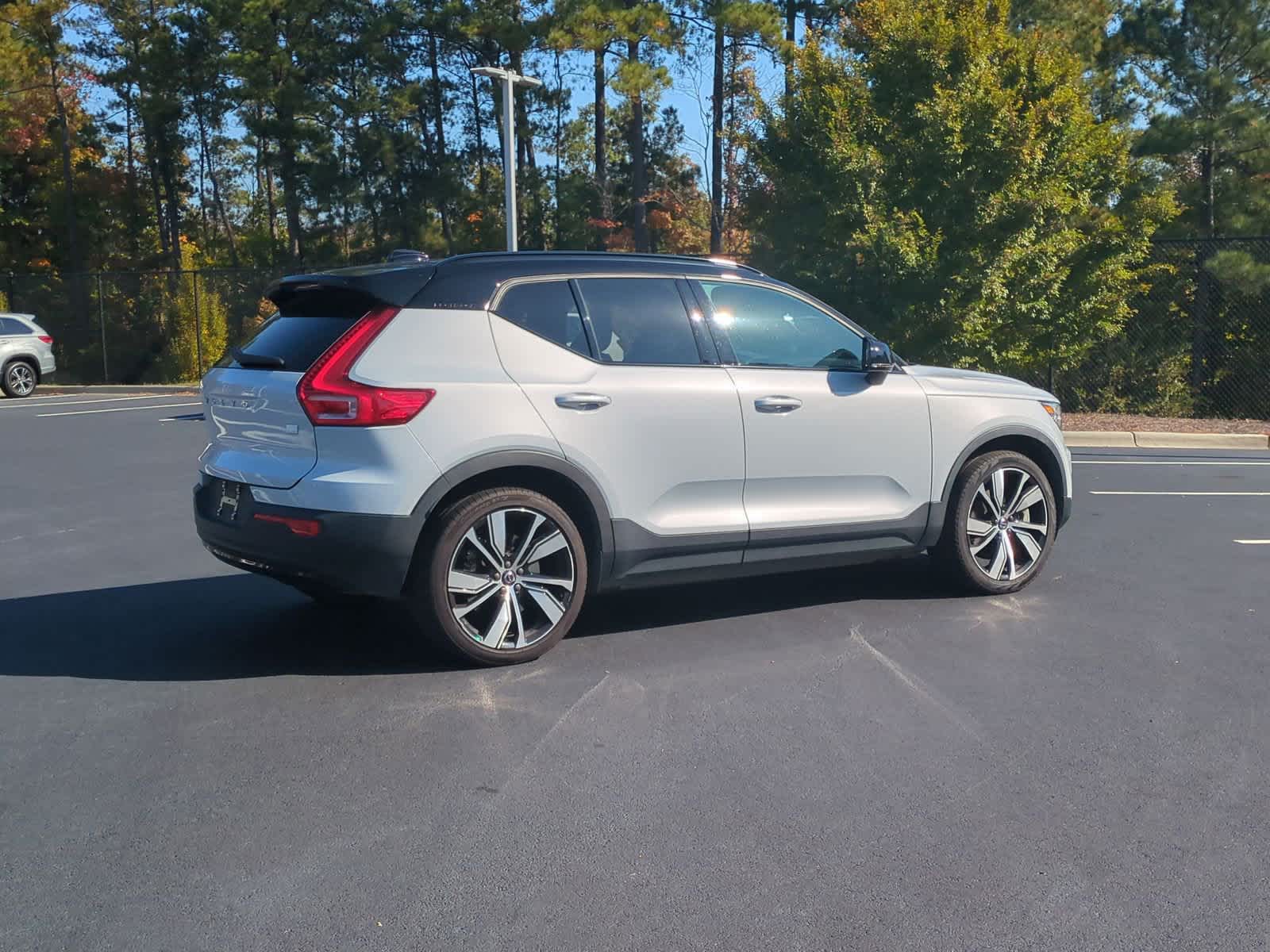 2021 Volvo XC40 4DR EAWD P8 RECHA 10