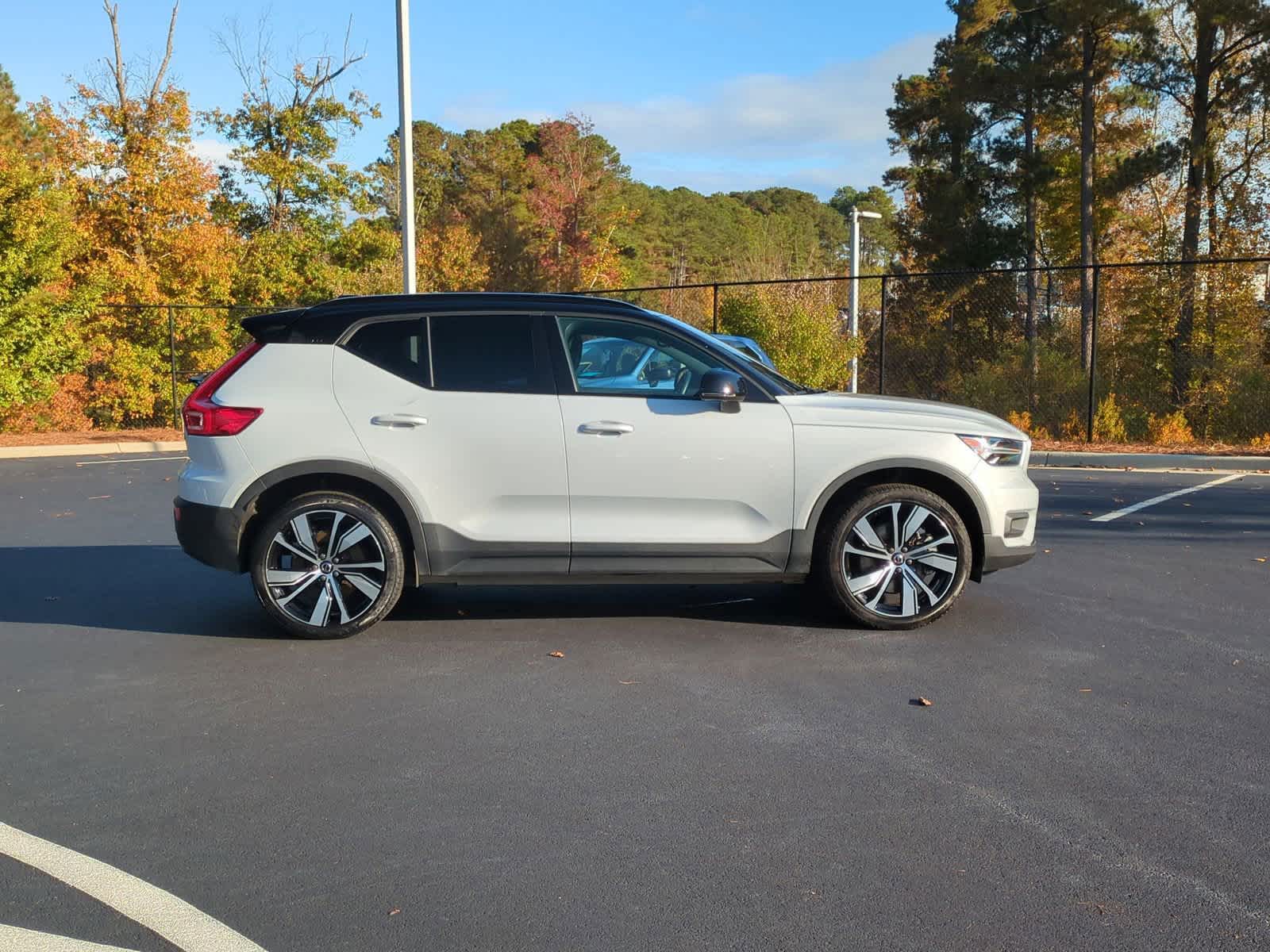 2021 Volvo XC40 4DR EAWD P8 RECHA 11