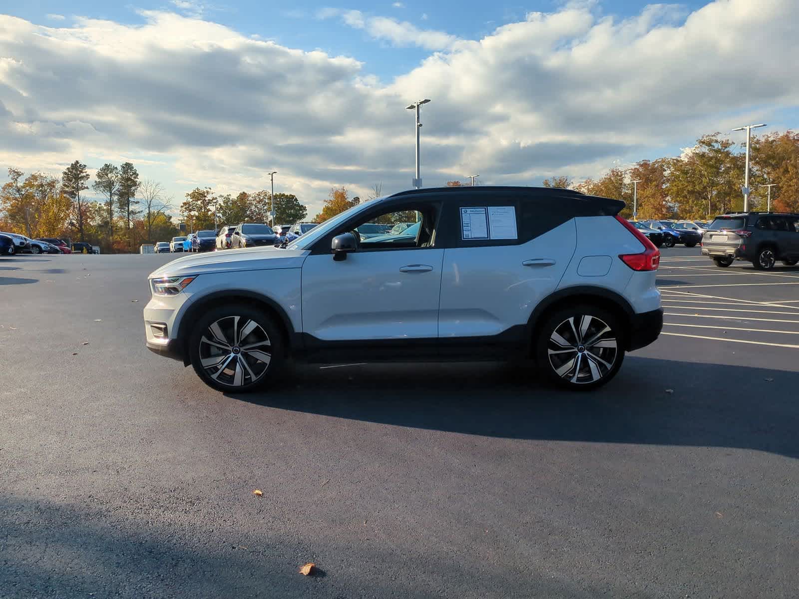 2021 Volvo XC40 4DR EAWD P8 RECHA 7