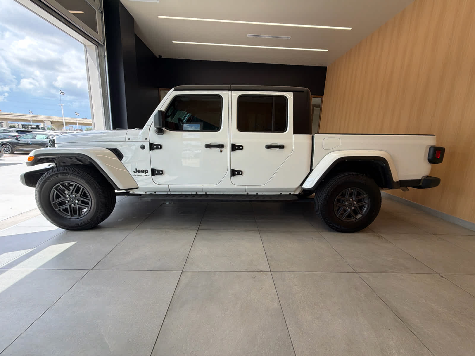 2024 Jeep Gladiator Sport S - 6