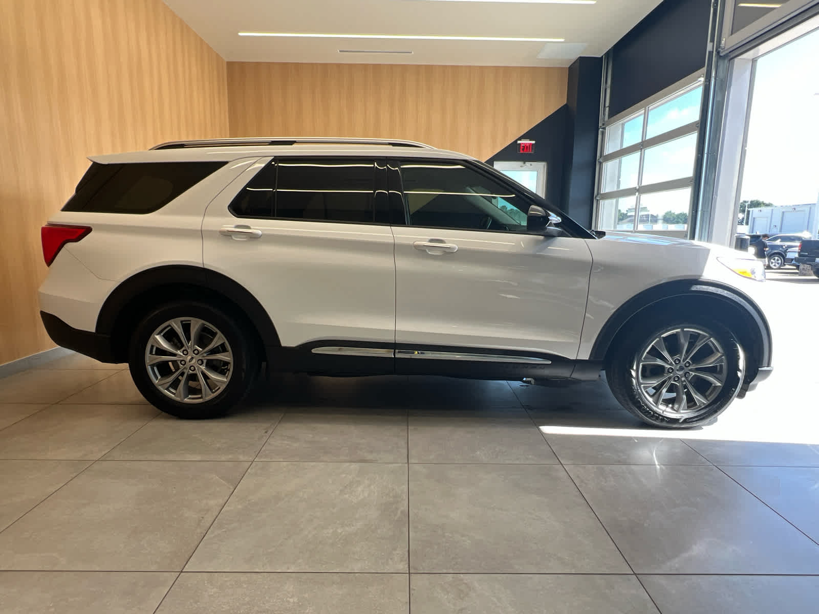 2023 Ford Explorer Limited - 4