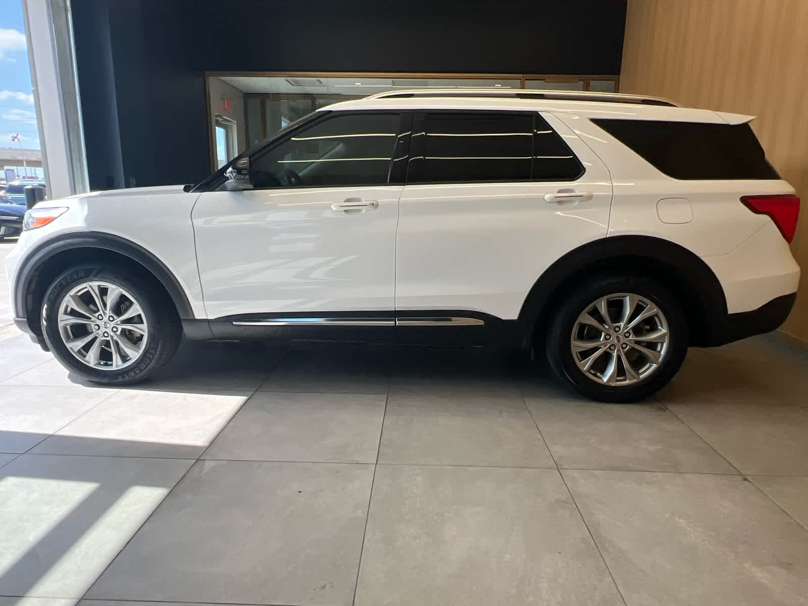2023 Ford Explorer Limited - 6