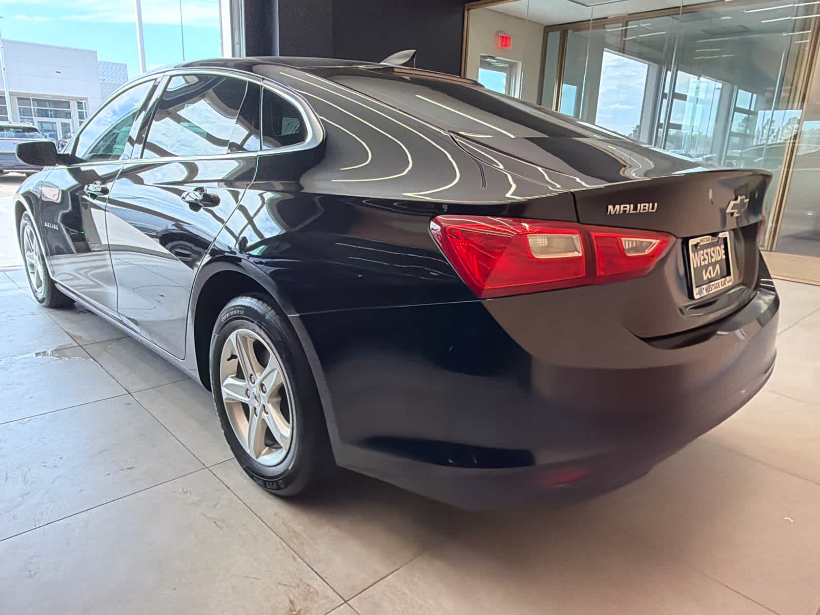 2023 Chevrolet Malibu photo 3 of 27